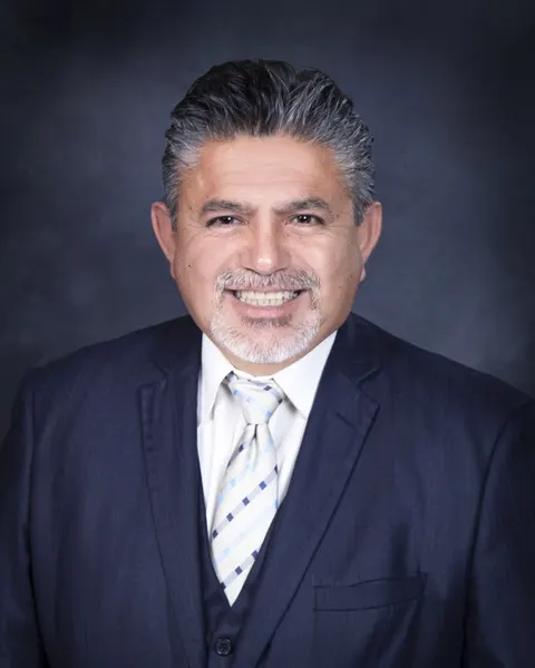 Julio Gomez, real estate agent in Oxnard