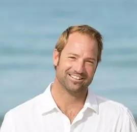Tom Jina, real estate agent in Ventura