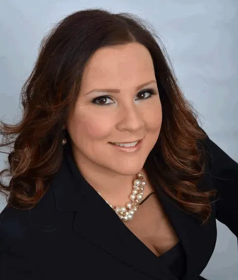 Monica Valdez, real estate agent in Oxnard