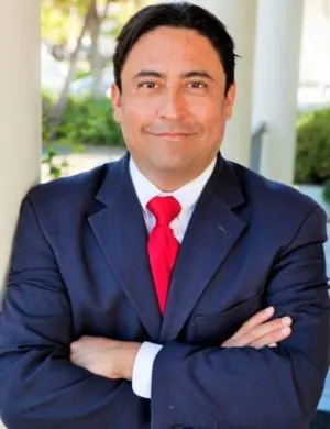 Nestor Ramirez, real estate agent in Oxnard