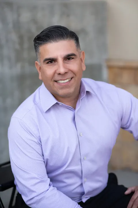 Xavier Flores, real estate agent in Ventura