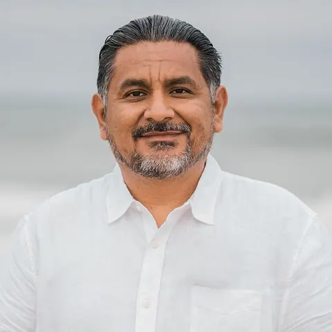 Adam Ipatzi, real estate agent in Oxnard