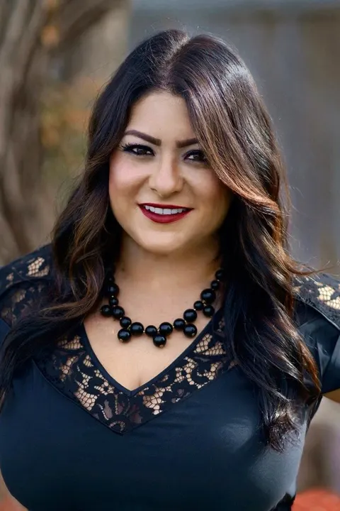 Cynthia Angell, real estate agent in Oxnard