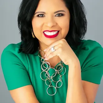 Caroline Arroyo, real estate agent in Ventura