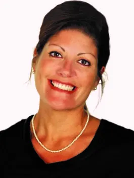 Juliet Esquibias, real estate agent in Ventura
