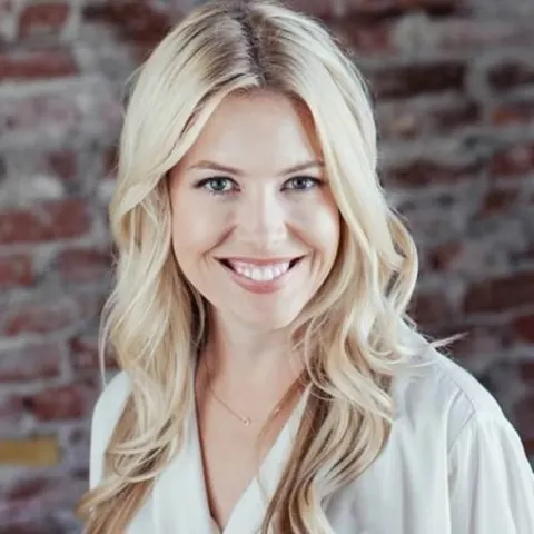Shanoah Curran, real estate agent in Oxnard