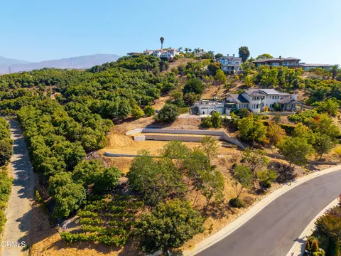 Lindsey Pettit, real estate agent in Santa Paula
