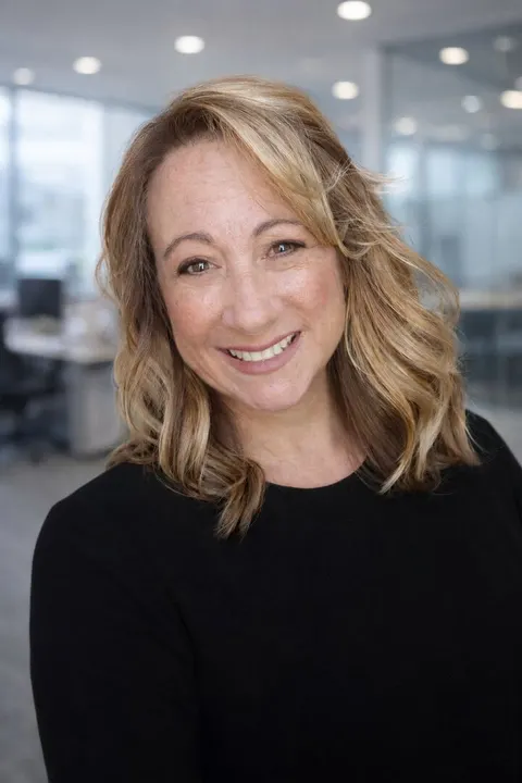 Rochelle Phillips, real estate agent in Bakersfield