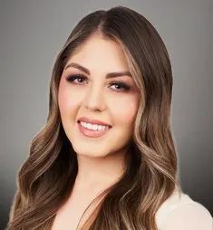 Iris Perez, real estate agent in Santa Paula