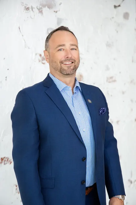 Adam Belter, real estate agent in Bakersfield