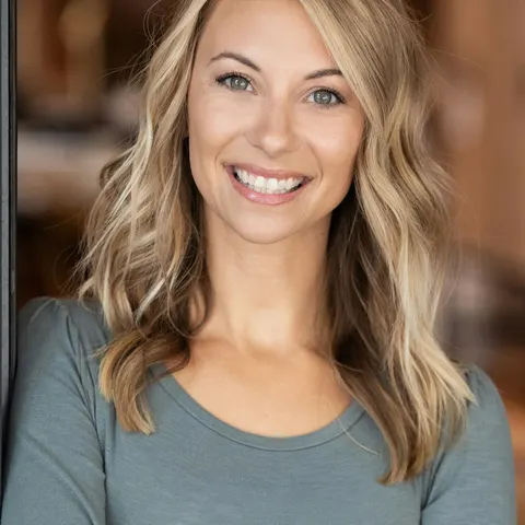 Danyka Woodward, real estate agent in Camarillo