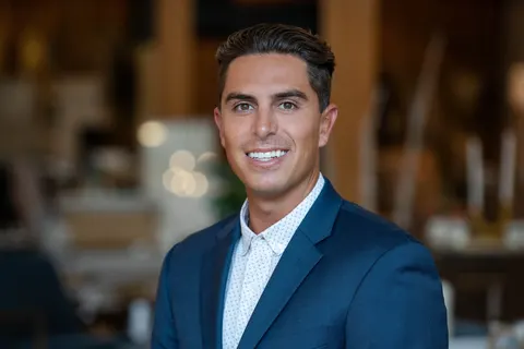 Elliot Lee, real estate agent in Ventura