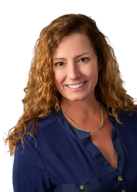 Shawna Janikowski, real estate agent in Santa Paula