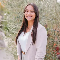 Leanna Georges, real estate agent in Ventura