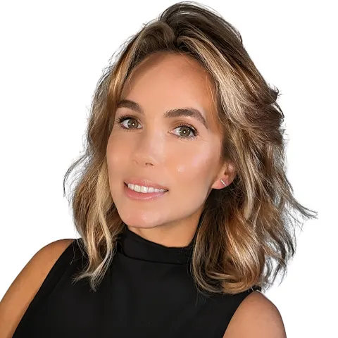 Danielle Izen, real estate agent in Camarillo