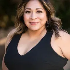 Teresa Fuentes, real estate agent in Oxnard