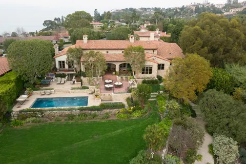 Teri Hawkins, real estate agent in Manhattan Beach
