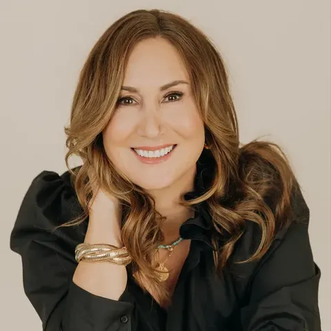 Angelique Lyle, real estate agent in San Pedro