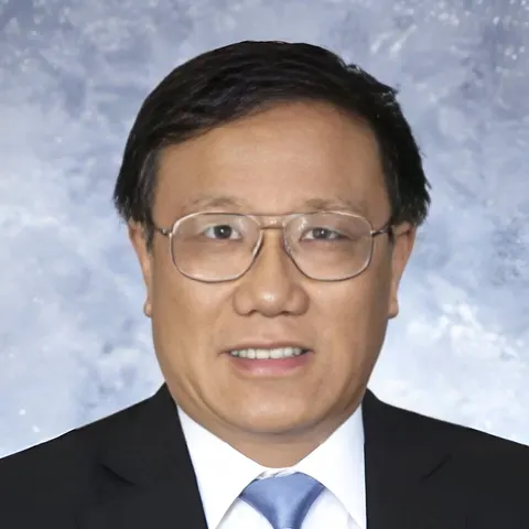 Peter Dong, real estate agent in Alhambra