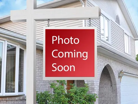 Annie Wong, real estate agent in La Puente