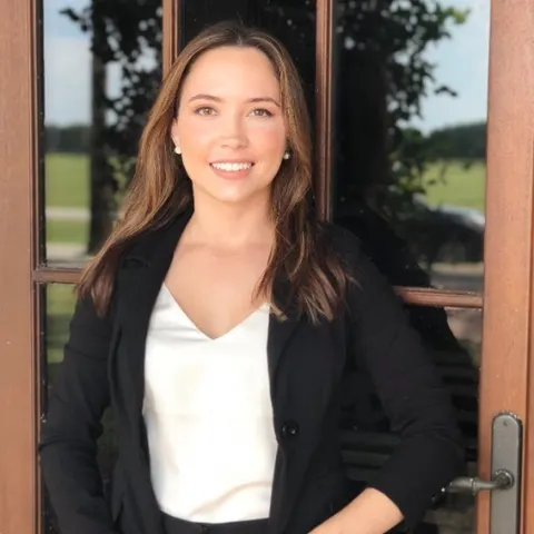 Patricia Morales, real estate agent in Lancaster