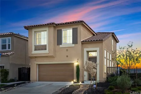 Weibiao Liu, real estate agent in Murrieta