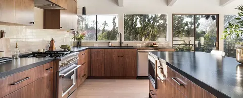 Sheena Pratt, real estate agent in Los Angeles