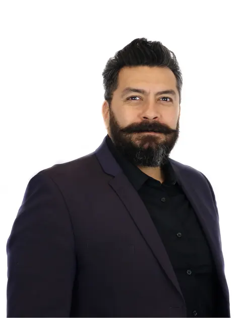 Julio Bonilla, real estate agent in Los Angeles