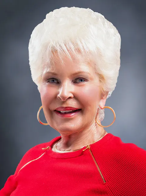 Donna Pride, real estate agent in Oakhurst