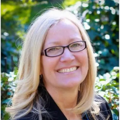 Leanne Shaw, real estate agent in Oakhurst