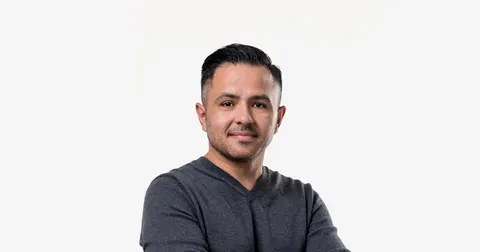 Salvador Hernandez, real estate agent in Los Angeles