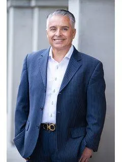 Victor Hernandez, real estate agent in Los Angeles