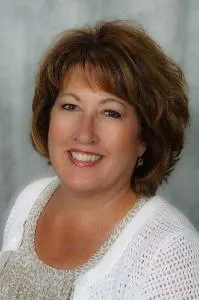 Toni Holloway, real estate agent in Yucaipa