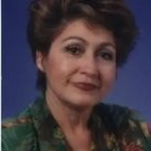 Rina Villeda, real estate agent in Downey