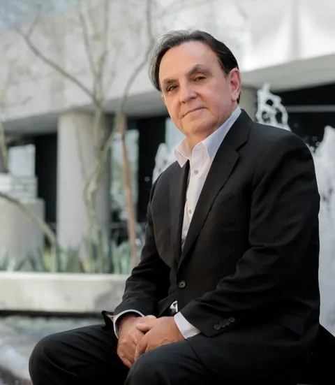 Giovanni Alvarez, real estate agent in South Gate